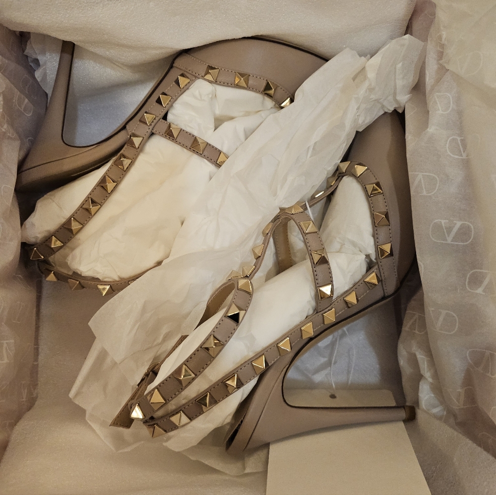 Valentino Women's Studded Heels New In Box Size 7